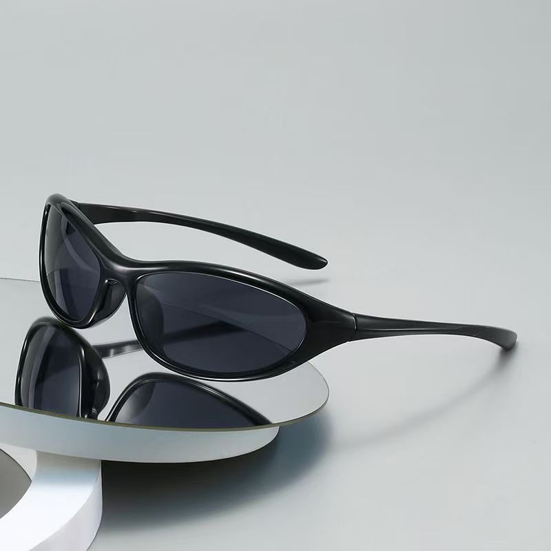 Occhiali da sole sportivi in s - Designer Sunglasses recensione e prezzo